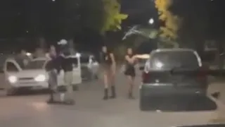 Video: una patota noqueó a una joven mendocina que se defendió mientras intentaban robarle el auto
