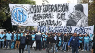 Marcha por el Día del Trabajador: la CGT acusó al Gobierno de aplicar "un ajuste brutal" y ratificó el paro general para el 9 de mayo